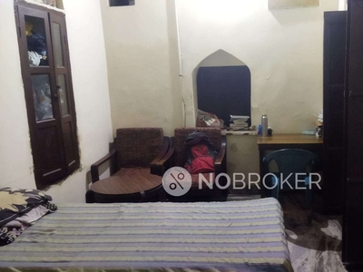 2 BHK Flat In Standalone Building for Rent In Chirag Dilli