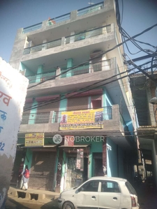 2 BHK Flat In Standalone Building for Rent In Sector 32 Rohini