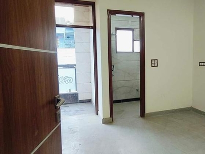 4 Bedroom 125 Sq.Yd. Builder Floor in Tri Nagar Delhi