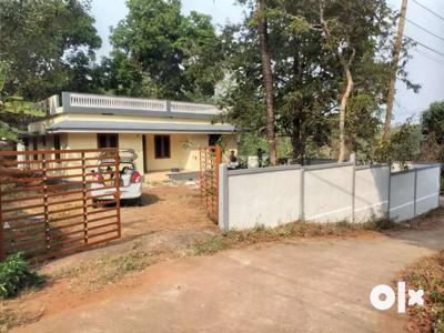 11,cent 1000,sq House chalakudy Town,6km