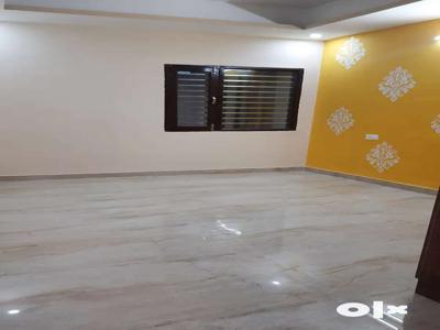 2bhk spacious floor for sell