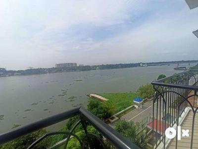 FULLY WATERFRONT APARTMENT FOR SALE