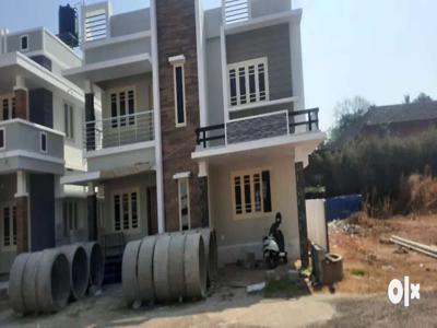 House for sale in Ollur, 2000sqft4 bhk