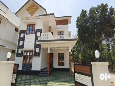Kizhakkambalam Champalapady 5.200Cent land 2000sqft new villa