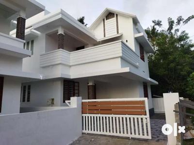 Paravoor Thattampady 3.500 Cent 3 Bhk Attached 1400 Sgf. New House