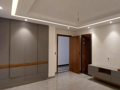 5 Bedroom 4050 Sq.Ft. Builder Floor in Green Fields Colony Faridabad