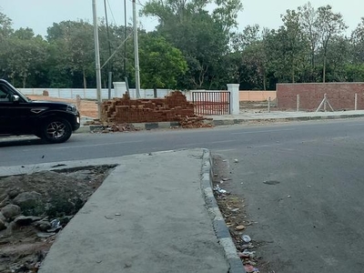 Commercial Land 2000 Sq.Ft. in Kalli Paschim Lucknow