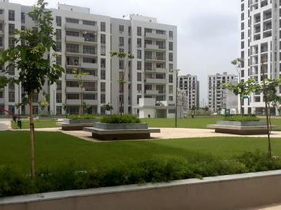 3 BHK Flat / Apartment For SALE 5 mins from NH 8
