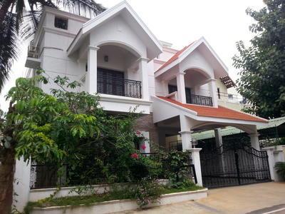 5 BHK House / Villa For SALE 5 mins from OMBR Layout