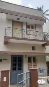 30 x54 house for sale jayanagara 3rd block near Vijaya college