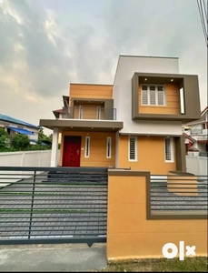 4 cent 1400 sqft 3 bed rooms Newly in aluva thottumugham near chowara