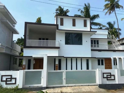 Mannuthy - 1920 Sqft. 4 BHK villa in 5 Cents.