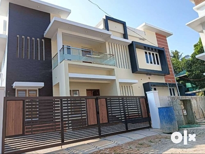 New 4 BHK House with 2600sq for sale in Ayyanthole