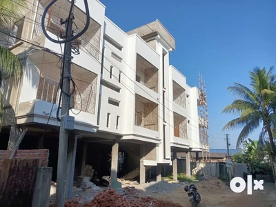 Ready to move 4 bhk flat 1820 sqft 70 lakhs including parking