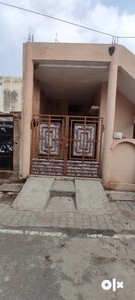 1 room available for rent in mission compound jhansi