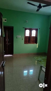 1 Room available in 2bhk