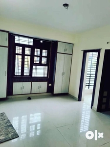 3BHK SEMIFURNISHED BEAUTIFUL FLAT ON RENT IN BORING CANAL ROAD