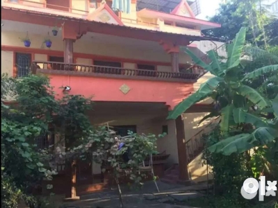 House near main road with all amenities nearby