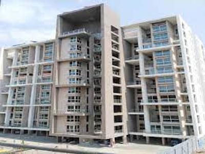 881 sq ft 2 BHK 2T East facing Completed property Apartment for sale at Rs 70.00 lacs in 5 Star Royal Entrada in Wakad, Pune