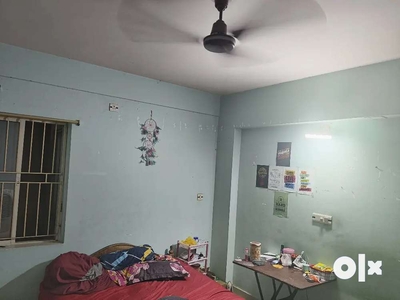 1 room available for male in 3bhk flat for 3 months