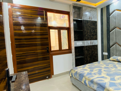 3 Bedroom 100 Sq.Yd. Builder Floor in Mohan Garden Delhi