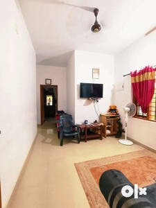 Family: 2Bhk House 1st Floor For Rent At kuzhivelippadi infopark.5.5km