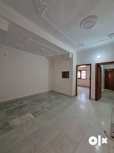 Newly renovated 2BHK flat is available for rent