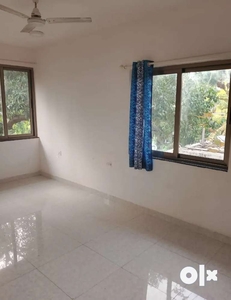 Semi furnished wit cabinets 2 bhk flat for rent at taleigao for 20 k