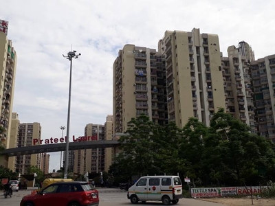 1135 sq ft 2 BHK 2T Apartment for sale at Rs 96.00 lacs in Prateek Laurel in Sector 120, Noida