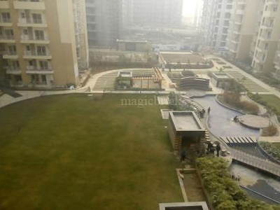1725 sq ft 3 BHK 4T NorthWest facing Apartment for sale at Rs 1.82 crore in Ajnara Daffodil in Sector 137, Noida