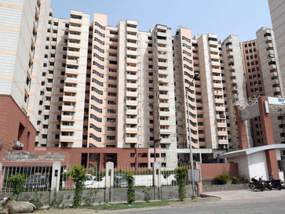 1758 sq ft 3 BHK 4T Apartment for sale at Rs 1.37 crore in Divine Meadows in Sector 108, Noida