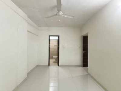 2 BHK Flat for rent in Borivali West, Mumbai - 440 Sqft