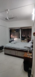 2 BHK Flat for rent in Juhu, Mumbai - 900 Sqft