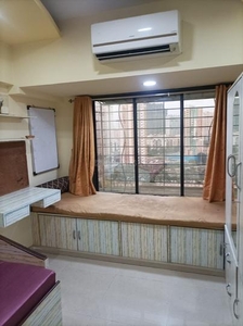 2 BHK Flat for rent in Malad West, Mumbai - 700 Sqft