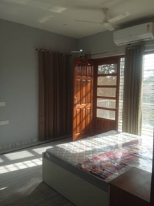 2200 sq ft 2 BHK 3T BuilderFloor for rent in Project at Sector 17, Gurgaon by Agent Amrendra Singh