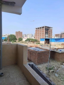 650 sq ft 1 BHK 1T SouthEast facing Apartment for sale at Rs 22.50 lacs in Project in Sector 74, Noida