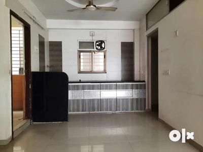 3 bhk semifurnished flat available on rent in diwalipura.