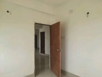 950 sq ft 2 BHK 2T NorthEast facing Apartment for sale at Rs 40.00 lacs in Project in Chinar Park, Kolkata