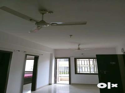 3bhk flat for sale in good condition prime location