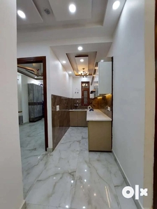 3bhk flat available in uttam nagar with car parking luxurious Home