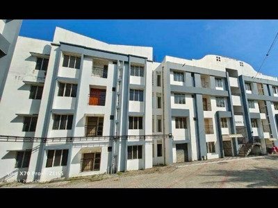 Flat for perfect dwelling behind nucleus mall . Ready to occupy