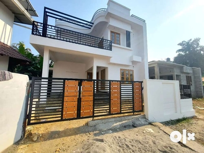 Newly constructed 3 bhk 1500 sqft house in kadungallur near vrindhavan