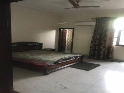 2500 sq ft 3 BHK 3T BuilderFloor for rent in Project at Sector 72, Noida by Agent Shaw Real Estates