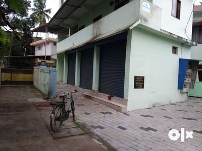 13.5 CENT OLD HOUSE FOR SALE , MEDICAL COLLEGE CALICUT