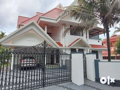 2500Sqft 4bhk house with 15 cent land at Chalakudy for sale.