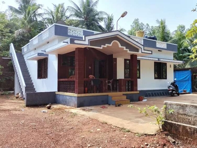 42.5 cents land and house for sale near Parpunja Kumbra