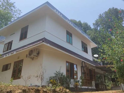 4BHK house and plot near Ranni for sale