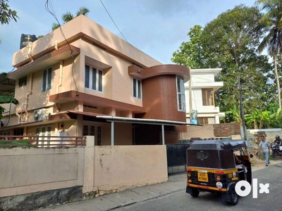 6 CENTS WITH 3 BHK OLD HOUSE FOR SALE AT AMBALAMUKKU