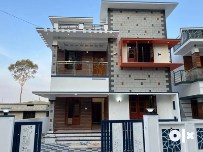 ATRACTIVE NEW 4 BHK HOUSE FOR SALE @ THACHOTTUKAVU