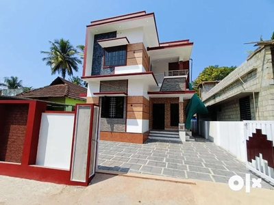 New 4.5cent 1330sqft house for sale near Varapuzha Kaitharam .
